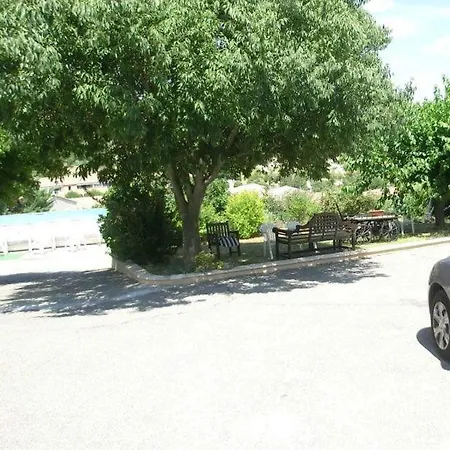 En Rez De Chaussee Avec Terrasse Gréoux-les-Bains